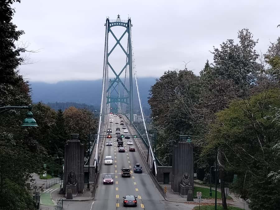 Stanley Park CarTour:SmallGroup/Comfort&CheaperThan BikeTour - Downtown, Coal Harbour, and the first look at the park