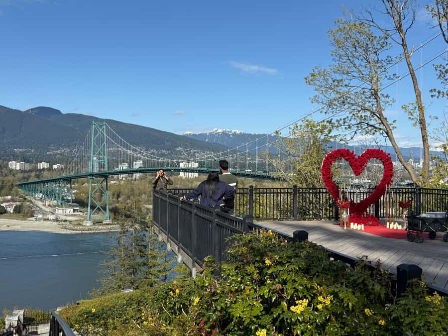 Stanley Park CarTour:SmallGroup/Comfort&CheaperThan BikeTour - What the $100 price really buys
