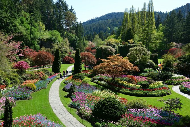 The Butchart Gardens Express Shuttle from Downtown Victoria - Entering the 55-acre Butchart Gardens
