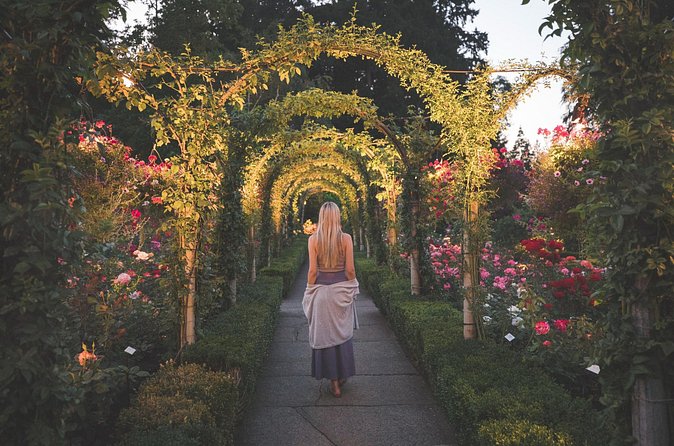 The Butchart Gardens Express Shuttle from Downtown Victoria - Who should book this Victoria garden transfer