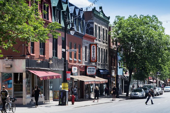 The Essential 101 Non-Touristy Walking Tour by Spade & Palacio - A curious break at Eva B