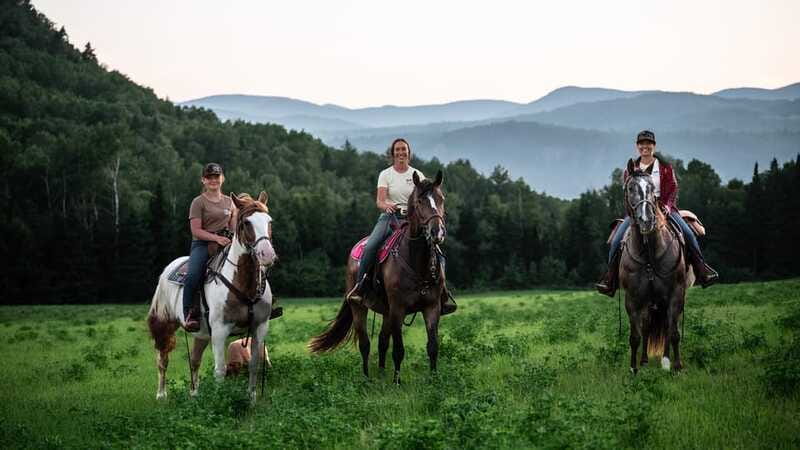 The Montagnarde: Guided horseback ride on mountain trails. - What to pack and what to leave behind