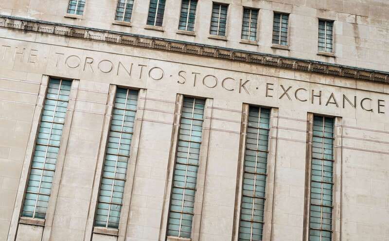 Toronto: 2-Hour Downtown Walking Tour - Group size, private tours, and the walking pace