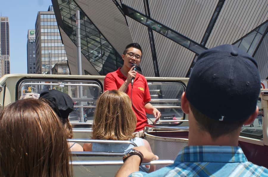 Toronto City Tour: 2-Hour Open-Top Experience - A fast first look at Toronto from Yonge-Dundas Square