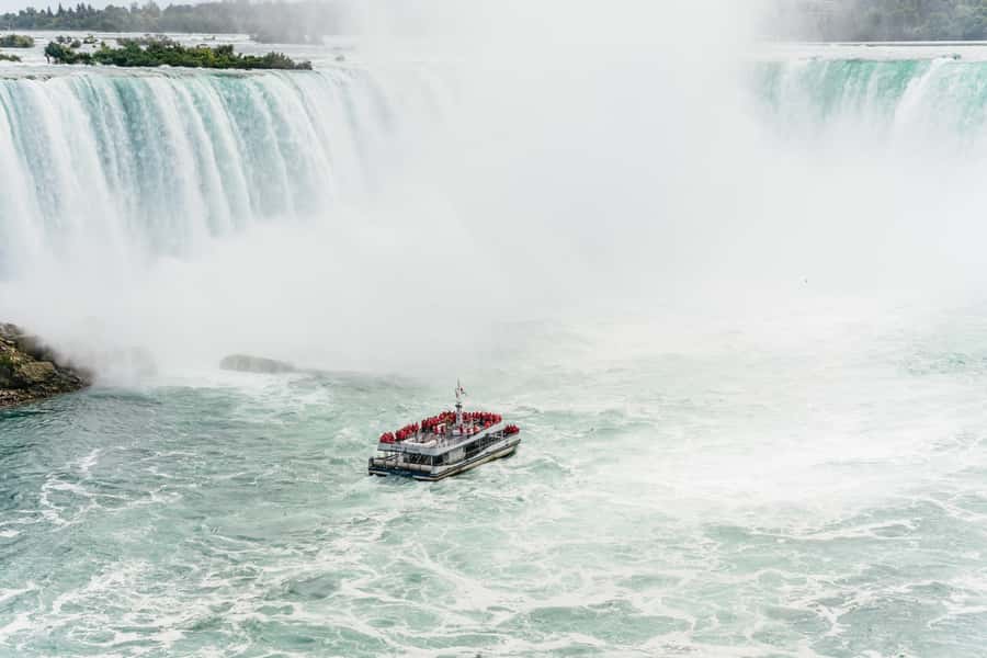 Toronto: Falls Day Tour with Boat Cruise & Niagara-the-Lake - What the $71 price really covers