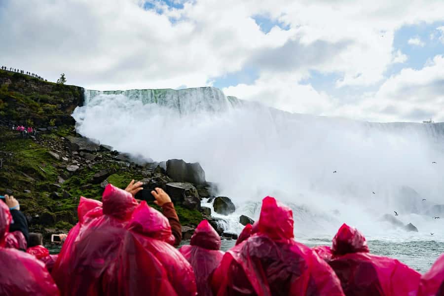 Toronto: Falls Day Tour with Boat Cruise & Niagara-the-Lake - Voyage to the Falls: worth the seasonal upgrade