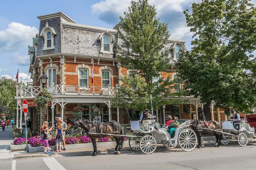 Toronto: Falls Day Tour with Boat Cruise & Niagara-the-Lake - Starting early from Toronto