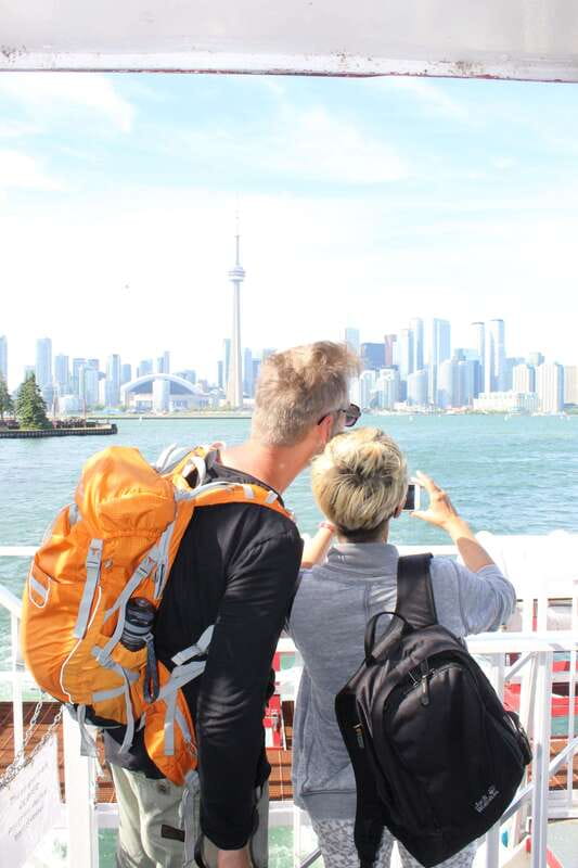 Toronto: Guided Harbour and Islands Sightseeing Cruise - What the live commentary adds
