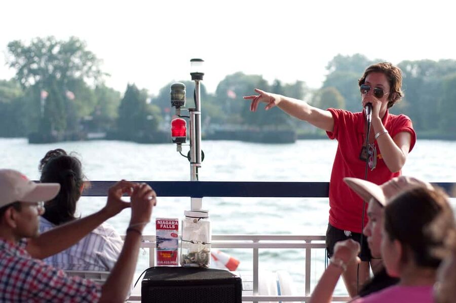 Toronto: Guided Harbour and Islands Sightseeing Cruise - Starting at the Harbourfront Centre west pier