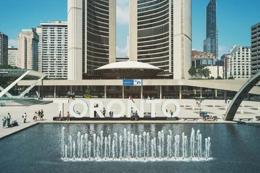 Toronto Highlights Walking Tour with Tower Entry - Meeting at St. Lawrence Market