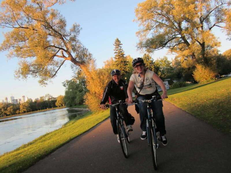 Toronto Islands: Morning or Twilight 3.5-Hour Bike Tour - What the $99 price includes