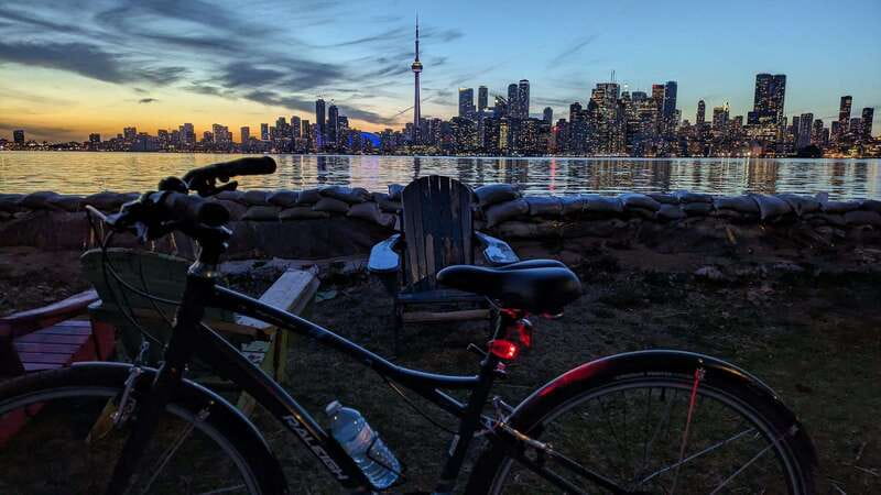 Toronto Islands: Morning or Twilight 3.5-Hour Bike Tour - Arriving on the eastern islands