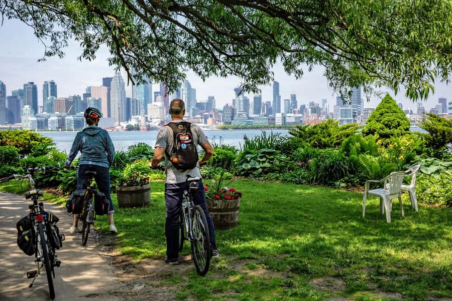 Toronto Islands: Sunrise Breakfast Bicycle Tour - How much value is there in the $95 price?