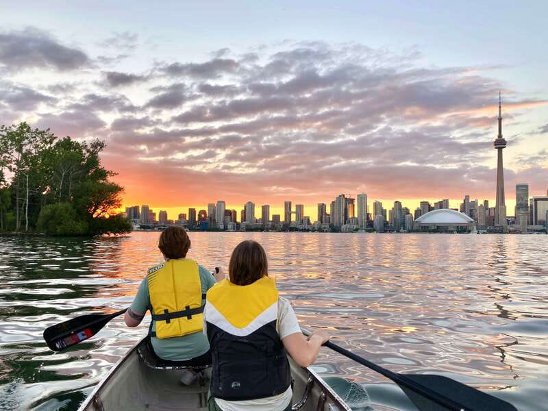 Toronto Islands: Sunset Canoe Tour - Through the lagoons and Toronto Islands waterways