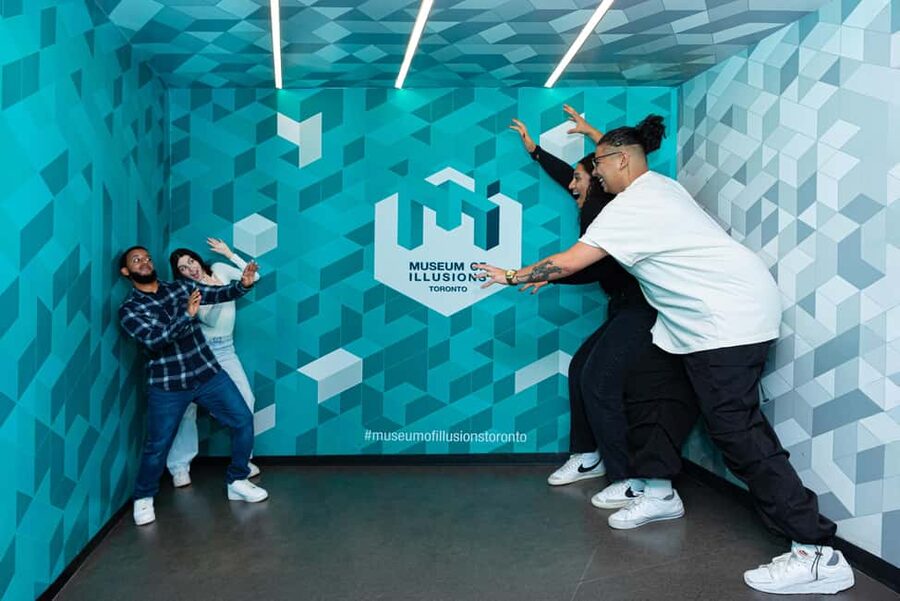 Toronto: Museum of Illusions Entry Ticket - The infinity room is built for perspective photos