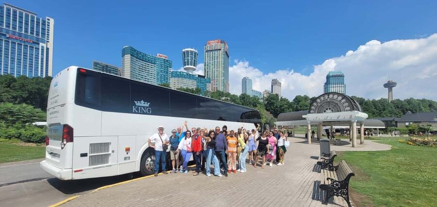Toronto: Niagara Falls Bus Tour with Maple Tasting and NOTL - Niagara Falls: three and a half hours at the main attraction