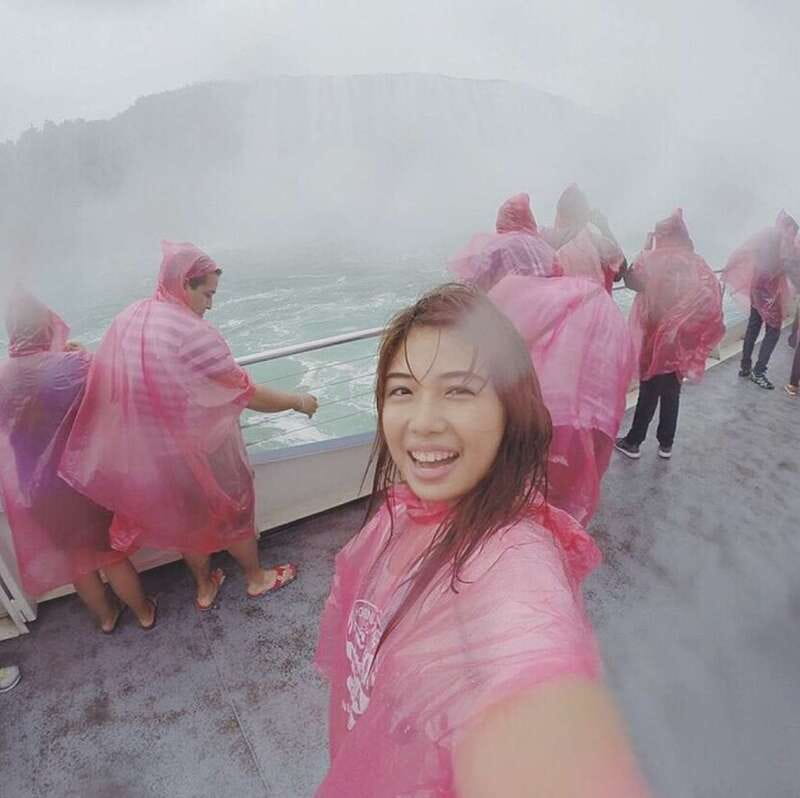 Toronto: Niagara Falls Bus Tour with Maple Tasting and NOTL - Lunch without losing your best viewing time