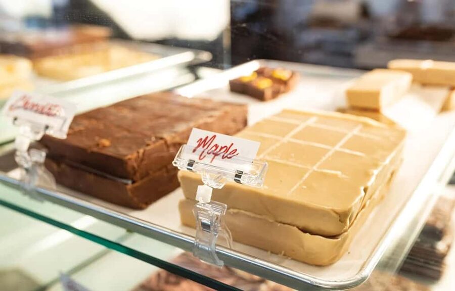 Toronto: Niagara-on-the-Lake, Wine Tasting & Chocolate Tour - Two hours to explore Niagara-on-the-Lake
