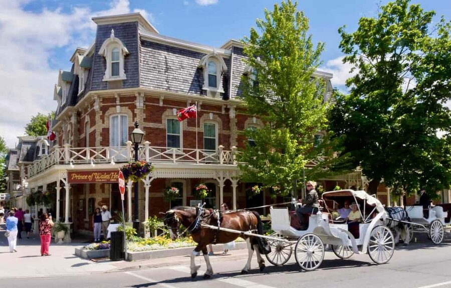 Toronto: Niagara-on-the-Lake, Wine Tasting & Chocolate Tour - Morning pickup and the drive east