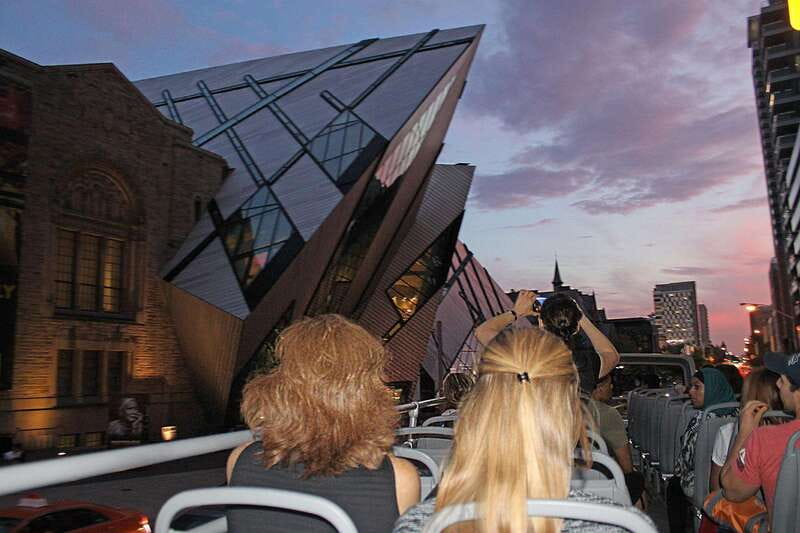 Toronto: Night Sightseeing Tour on a Double-Decker Bus - Why Toronto works well after dark