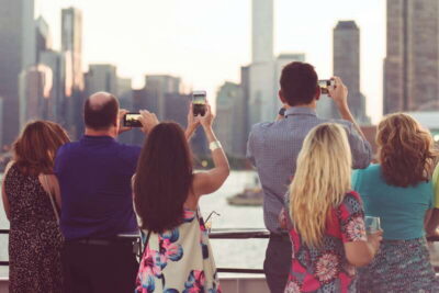 Toronto: Premium Harbor Cruise with Lunch, Brunch, or Dinner