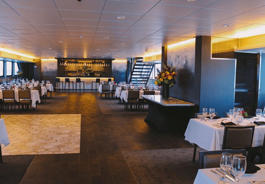 Toronto: Premium Harbor Cruise with Lunch, Brunch, or Dinner - Service, atmosphere, and small practical tradeoffs