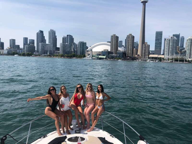 Toronto: Private Luxury Yacht Sightseeing Cruise & Prosecco - Key points to know before boarding