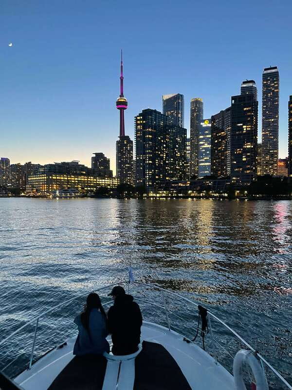 Toronto: Private Luxury Yacht Sightseeing Cruise & Prosecco - The first five minutes: safety and refreshments