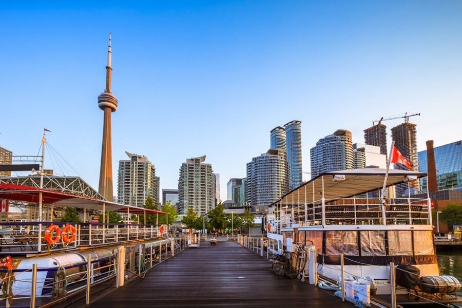 Toronto: Shuttle Transfer Between Downtown and Niagara Falls - The Toronto to Niagara drive