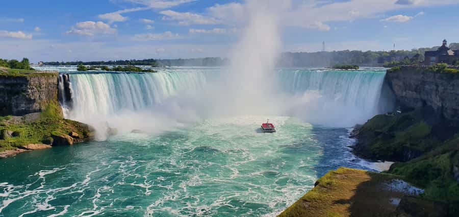 Toronto: Small-Group Niagara Falls Day Trip - Niagara-on-the-Lake and the winery stop