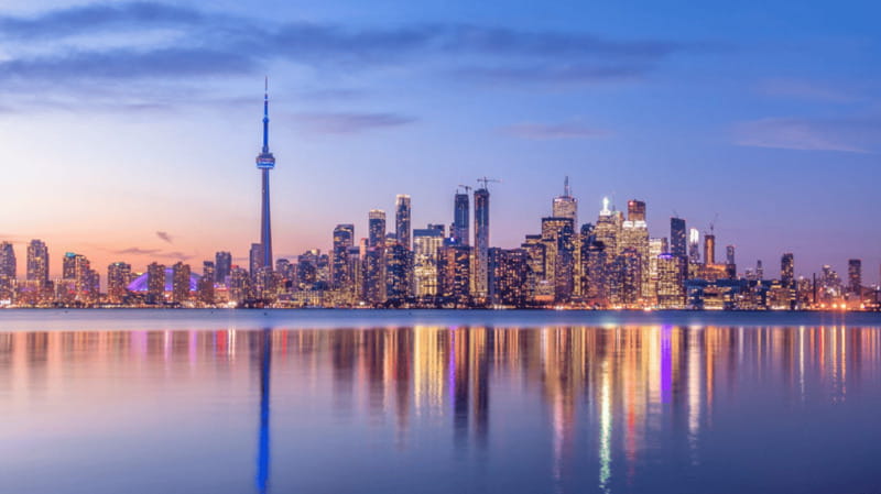 Toronto: Small Group Night Tour with Harbour Boat Cruise - Hotel pickup and the Mercedes Metris ride