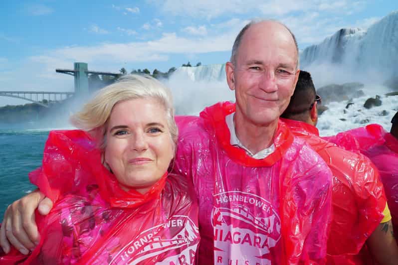 Toronto: Splendours of Niagara Falls Small Group Tour w/Boat - Who should book this Niagara Falls tour?