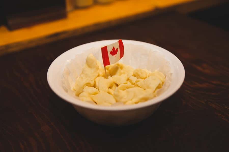 Toronto: St Lawrence Market Food Tour with 6 Tastings - Key points to know before booking
