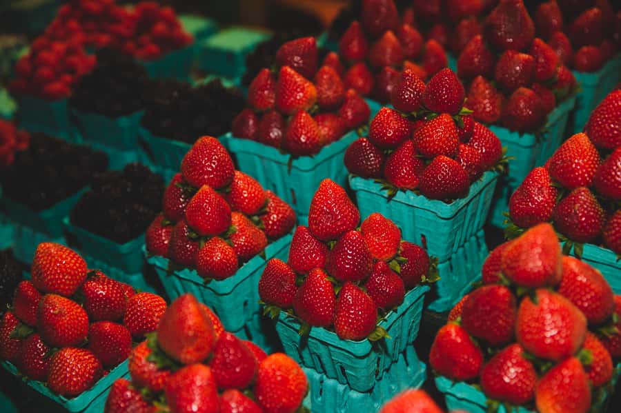 Toronto: St Lawrence Market Food Tour with 6 Tastings - Ending with butter tart and Nanaimo bar