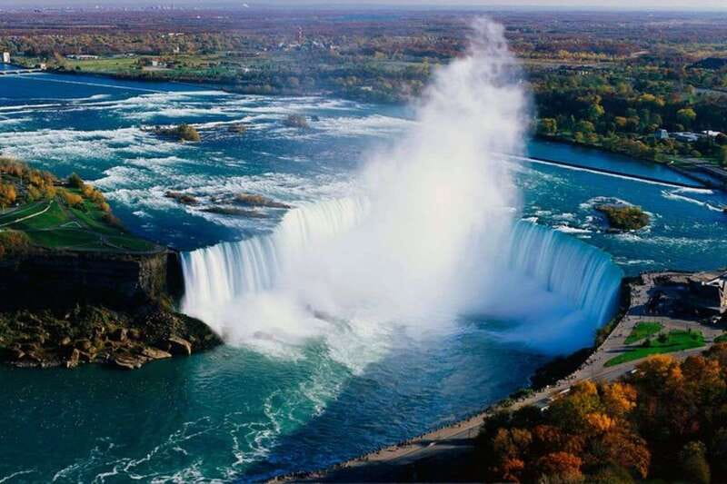 Toronto to Niagara Falls: Boat Ride & Behind the falls Tour - Three hours to eat, wander, and take photos