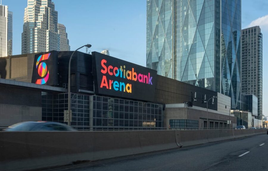 Toronto: Toronto Maple Leafs Game Ticket at Scotiabank Arena - Who should book this game?