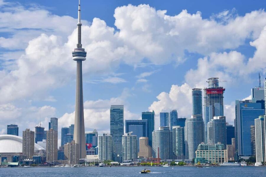 Toronto: True Tales of Toronto Harbour Audio Boat Tour - Warren Hoselton’s true tales of the harbour