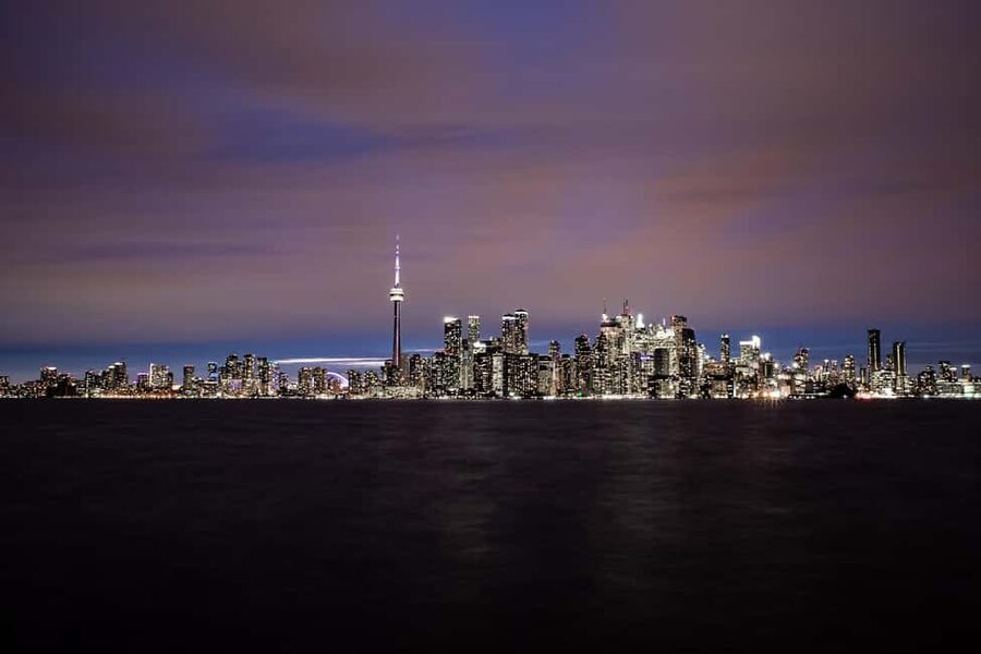 Toronto: True Tales of Toronto Harbour Audio Boat Tour - Blankets, beverages, and the evening chill