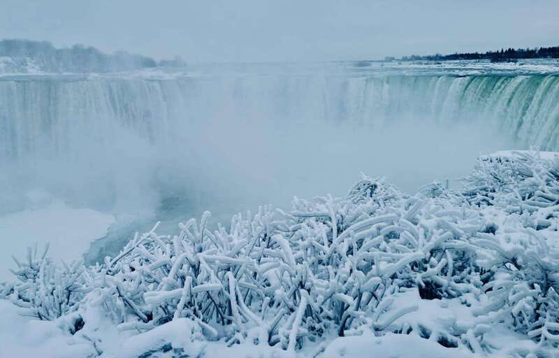 Toronto: Winter Niagara Falls Tour with Attractions Package - Helicopter flight over the waterfalls