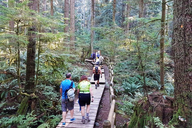 Vancouver Biking and Hiking Tour including Lunch - Lunch at a local farm setting