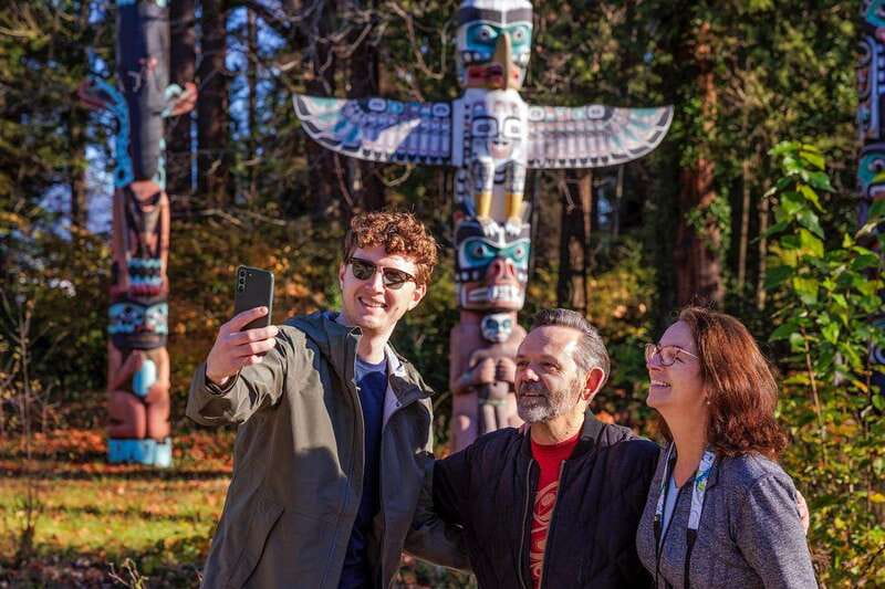 Vancouver: City Highlights Tour with Hotel Transfers - From English Bay to the city center