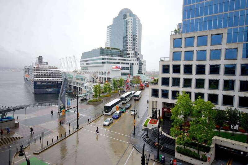 Vancouver: City + Lookout Tour & Option to Add YVR Drop-Off - Canada Place and the downtown opening
