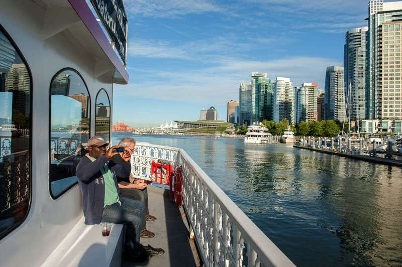 Vancouver: Evening Cruise with Dinner Buffet - Music that shapes the mood