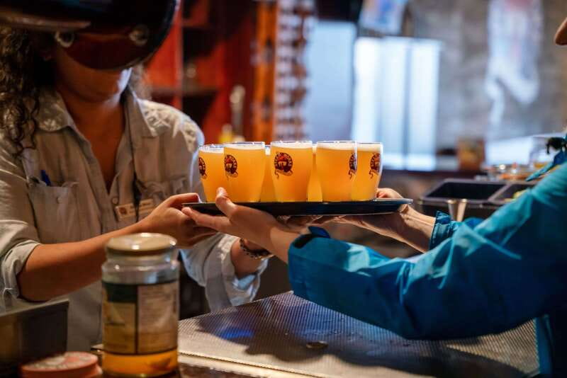 Vancouver: Gastown Historical Walking Food Tour - Six food tastings, from savory bites to desserts