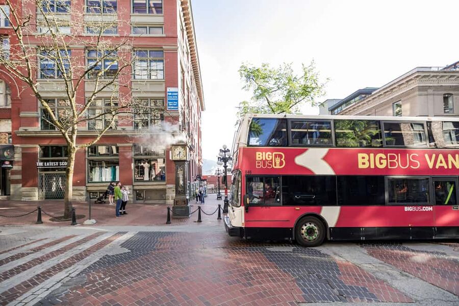 Vancouver: Hop-on Hop-off Sightseeing Tour with 10 Stops - Start at Canada Place and take the full circuit