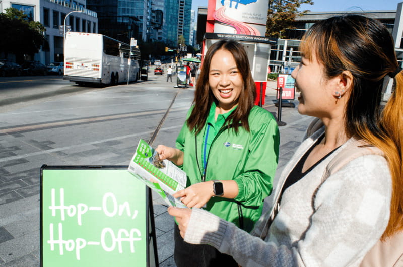 Vancouver: Hop-on Hop-off Sightseeing Tour with 10 Stops - Practical details that affect your day
