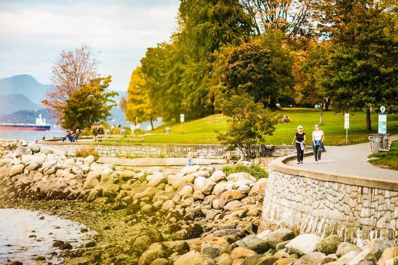 Vancouver: Hop-on Hop-off Sightseeing Tour with 10 Stops - How much value do you get for $47?