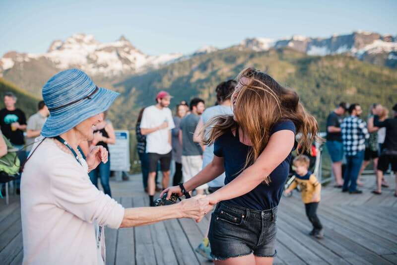 Vancouver: Sea to Sky Gondola and Whistler Day Trip - What the guides add to the long coach ride