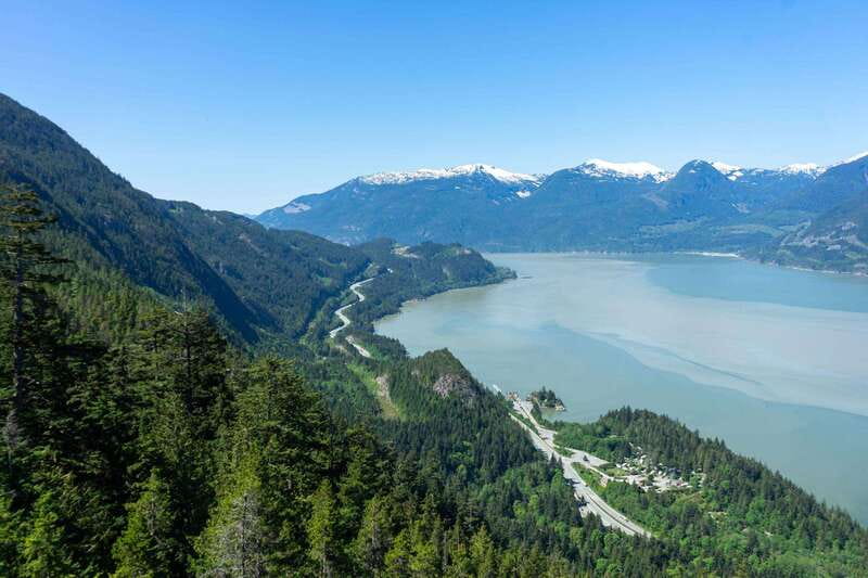 Vancouver: Sea To Sky Highway, Gondola, & Whistler Day Trip - Guides, group size, and the value of the commentary