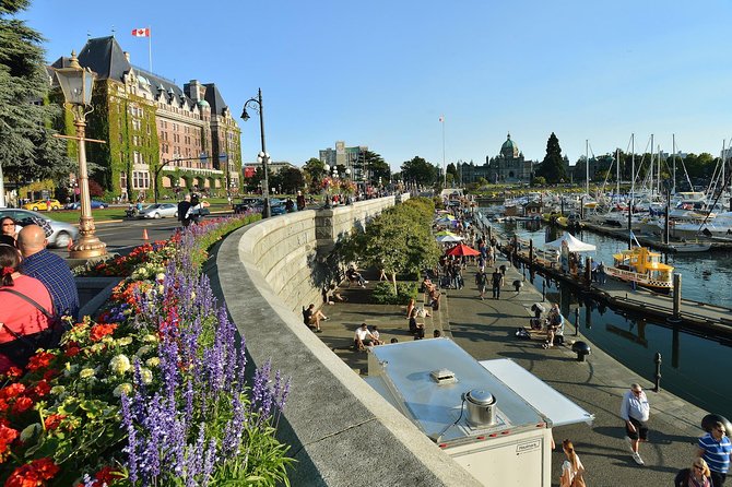 Victoria & Butchart Gardens Tour with Ferry from Vancouver - Guides, commentary, and group size